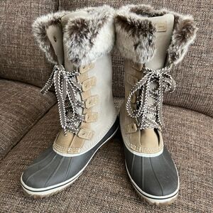 Women's Eddie Bauer Hunt Pac Deluxe Winter Boot with Faux Fur,  Size 10